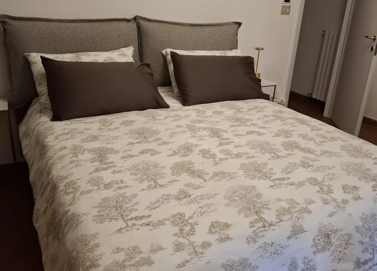 Le Due Torri Sotto Casa Bed & Breakfast Bologna Italy